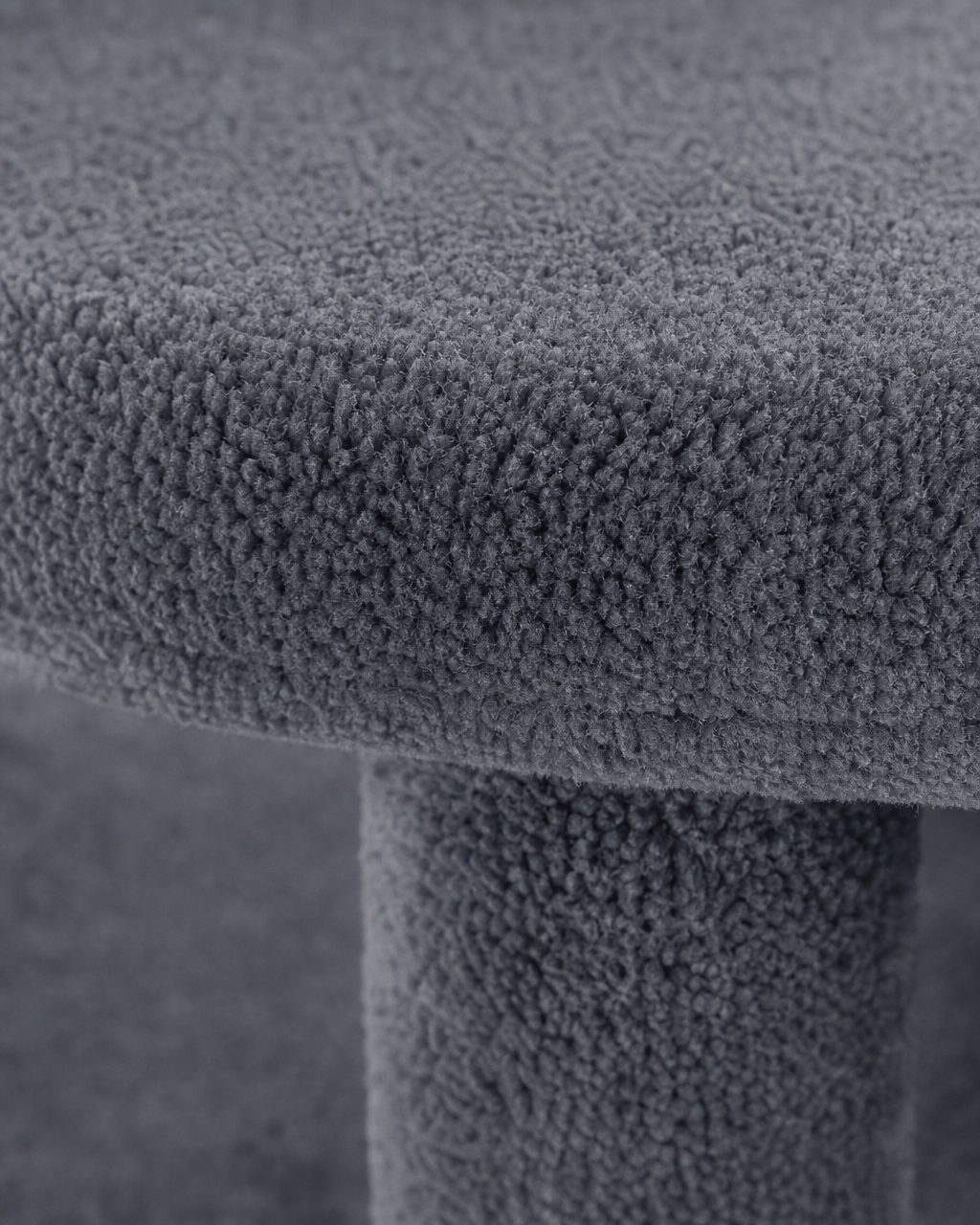 XXL Cat Tree Menaggio in dark grey — close-up of the plush and sisal finish